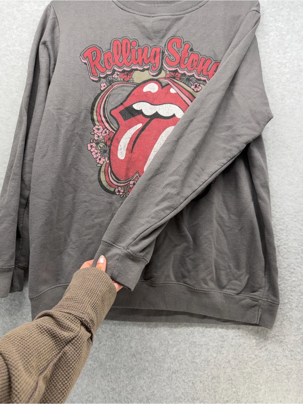 the Rolling Stones Gray Crewneck Sweatshirt with Red Tongue Graphic - Picture 4 of 6